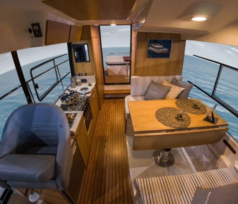 holidayboat-2